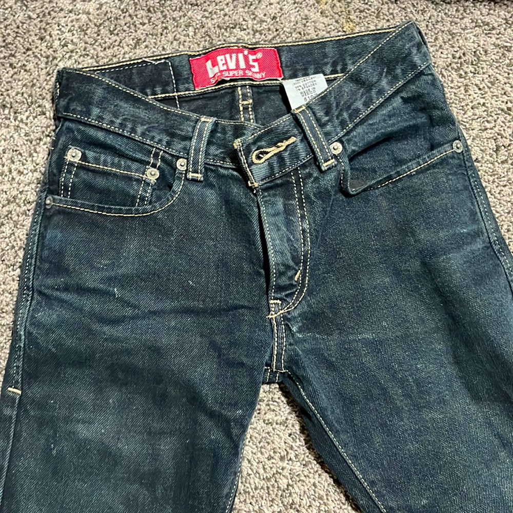 Used Levi’s jeans in perfect condition.